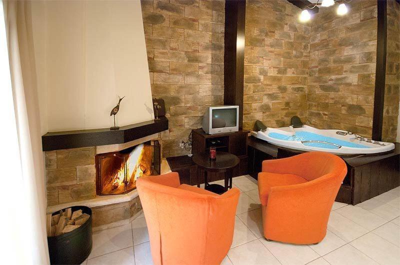 Nostos Hotel Káto Loutrákion Værelse billede